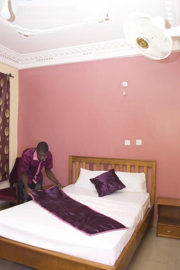 Britannia Hotel Cmr Яунде Экстерьер фото