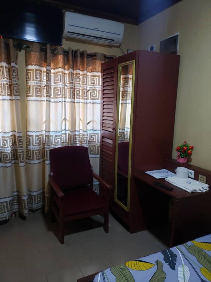 Britannia Hotel Cmr Яунде Экстерьер фото